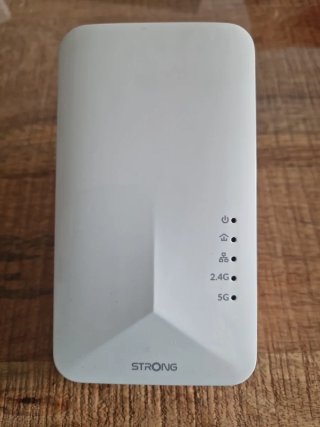 REPETIDOR WIFI Adaptador PLC gigabit Wi-Fi STRONG