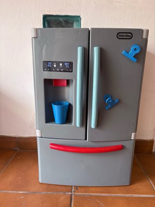Nevera infantil con accesorios