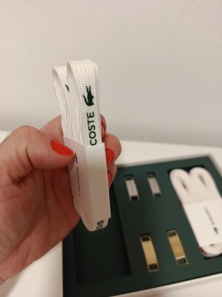 Lacoste Cordones Blancos y Dorado