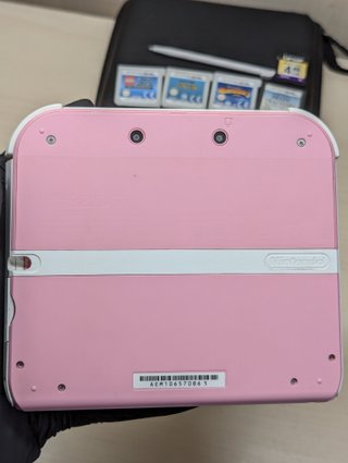 Nintendo 2DS Rosa con Custodia e Stylus