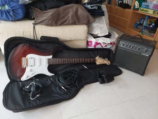 Yamaha Pacifica 112j + amli Line 6/ Spider V 20 Mk