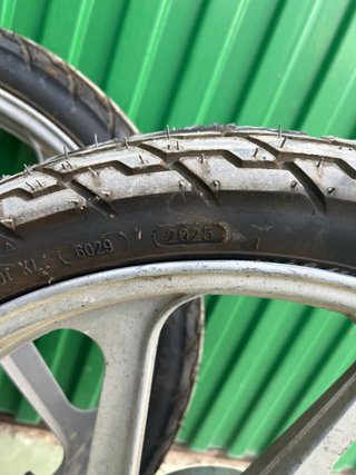 Neumáticos Derbi Variant 2.5-17 nuevos del 2025