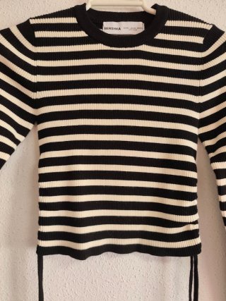 Camiseta de chica talla XS de Bershka.