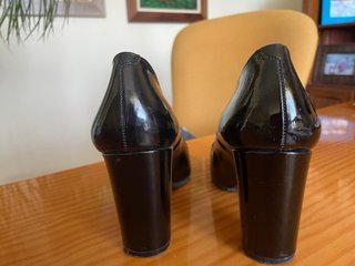 Zapatos de tacón negros CUPLÉ