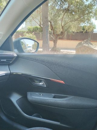 Peugeot 208 2021