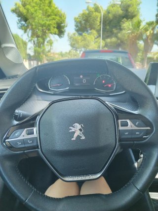 Peugeot 208 2021