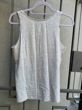 Camiseta de tirantes gris