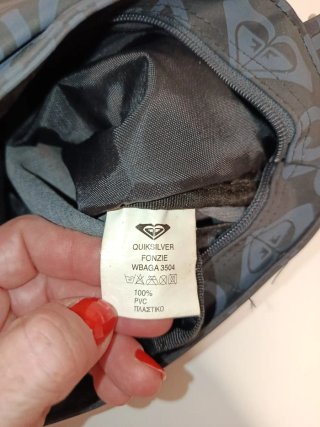 Bolso bandolera Quiksilver negro y gris