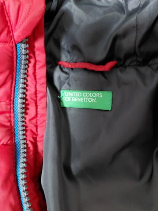 Abrigo Benetton niño rojo Talla 7- 8  130 cm