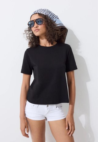 Camiseta negra manga corta