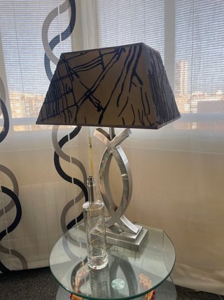 Lámpara de mesa salón diseño moderno