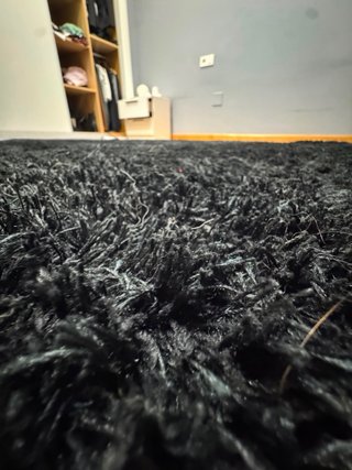 Fantástica alfombra negra de poliéster