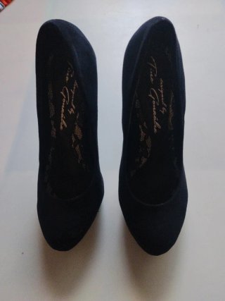 Zapatos de fiesta negros con pedrería