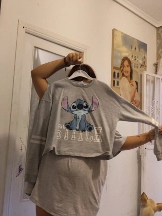 Sudadera gris con estampado de Stitch talla 12 14