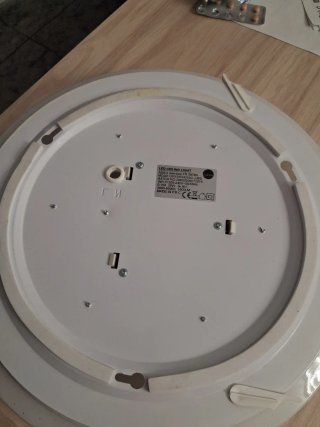 Plafón LED con altavoz Bluetooth y mando