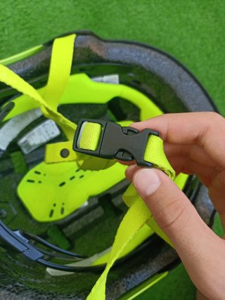 Casco Bici Negro y Amarillo