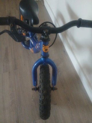 Bicicleta de aprendizaje azul