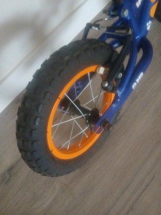 Bicicleta de aprendizaje azul