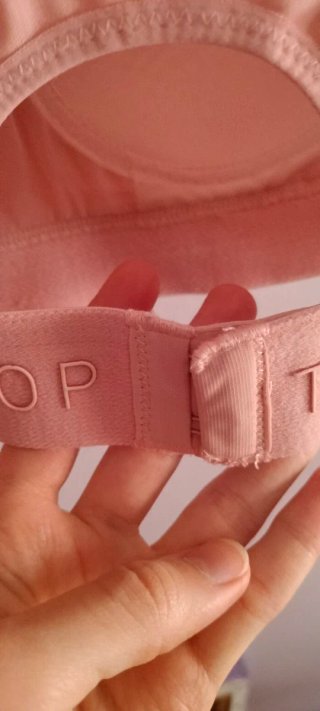 Top deportivo rosa