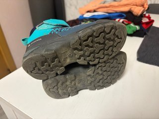 Botas montaña Quechua Talla 27