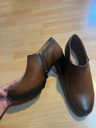 Botines de tacón marrones