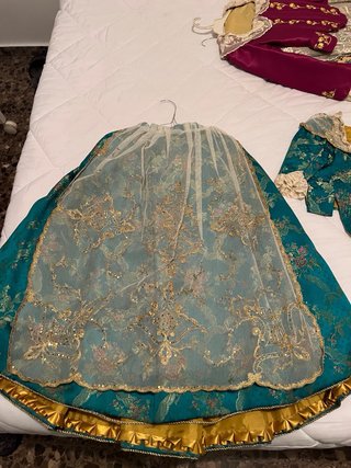 Traje de Fallera Teal y Dorado