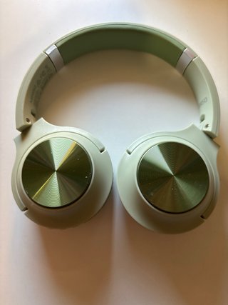 Cascos inalámbricos verdes con bluetooth