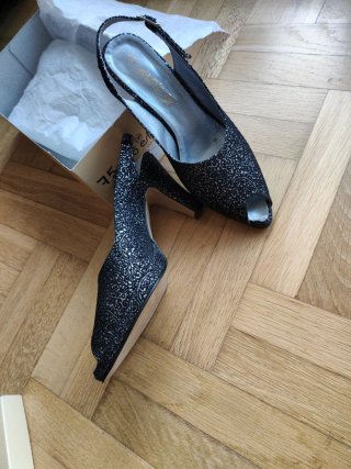 Zapatos de fiesta Alto Estilo negros y plateados
