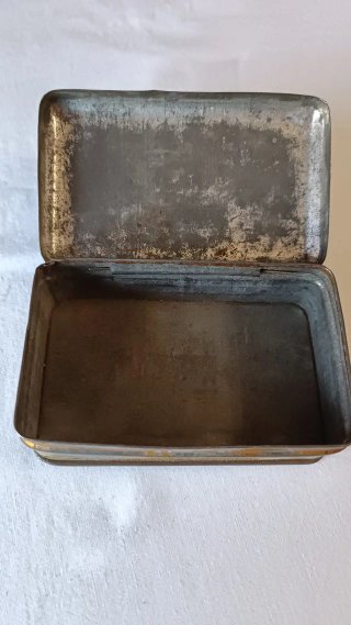 Caja Metálica Antigua El Explorador
