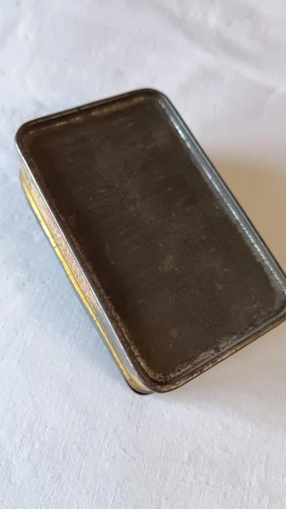 Caja Metálica Antigua El Explorador