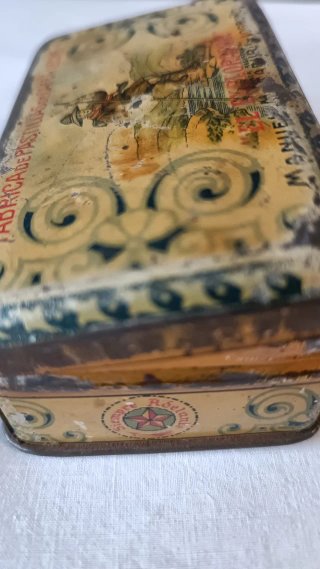Caja Metálica Antigua El Explorador