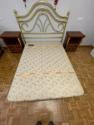 Muebles de cerezo: sifonier y mesitas