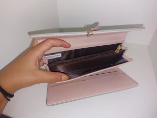 Cartera Roulens verde con detalle rosa