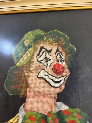 Cuadro de payaso bordado