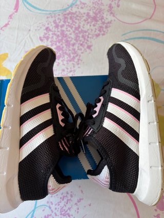 Zapatillas Adidas Negras y Rosas Talla 36 2/3