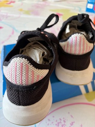 Zapatillas Adidas Negras y Rosas Talla 36 2/3