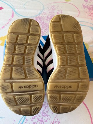 Zapatillas Adidas Negras y Rosas Talla 36 2/3