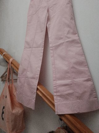 Pantalón campana Bershka rosa
