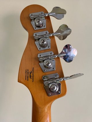 Bajo Squier Fender Classic Vibe 70 + Funda