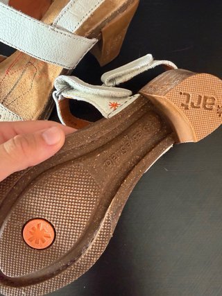 Sandalias ART Beige y Blancas