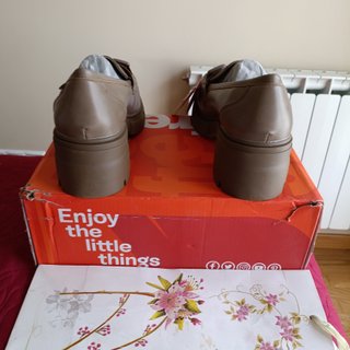 Mocasines Refresh tacón marrón talla 40