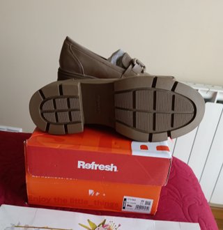Mocasines Refresh tacón marrón talla 40