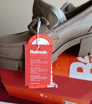 Mocasines Refresh tacón marrón talla 40
