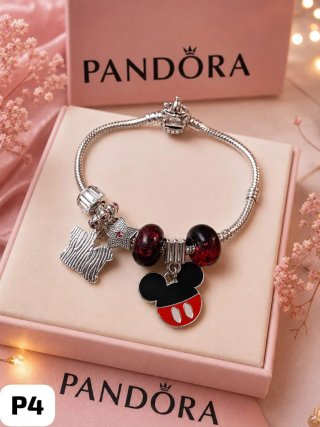 Pulsera Pandora con charms