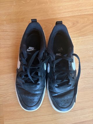 Zapatillas Nike Negras y Blancas