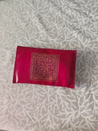 Cartera India Roja y Dorada sin usar