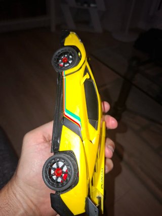 Coche teledirigido Lamborghini  amarillo con luces