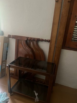 Somier de madera + mueble , mesa de regalo