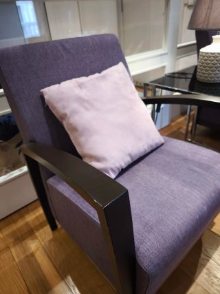 Sillón/butaca La Oca,mesa auxiliar, lámpara