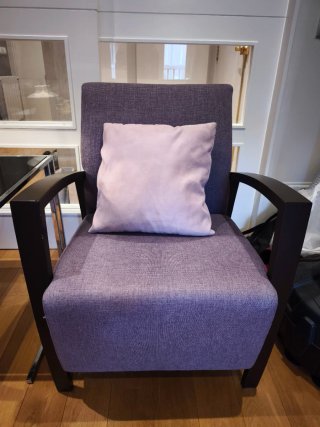 Sillón/butaca La Oca,mesa auxiliar, lámpara